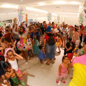 Bailinho Maravilha e Fada Magrinha no Folia Kids do RioMar