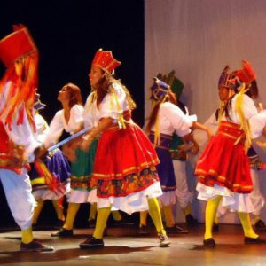 Balé Deveras se apresenta no RioMar de Folia
