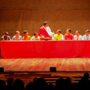 Paixão de Cristo do Pina se apresenta no Teatro RioMar