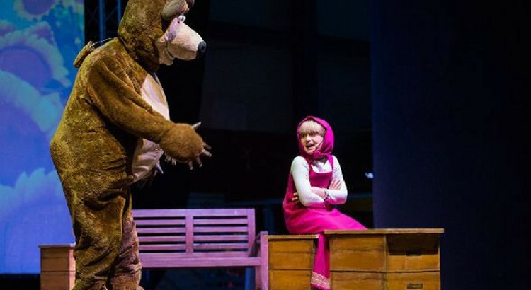 Espetáculo Masha e o Urso no Teatro RioMar