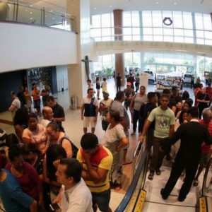 Público aproveita Black Friday com horário especial no RioMar