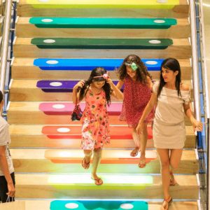 Vídeo: escada musical do RioMar encanta adultos e crianças