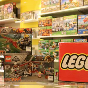 Laboratório Lego Jurassic promete muita diversão para a criançada