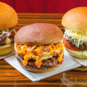 The Fifties celebra 25 anos com novos hambúrgueres de picanha