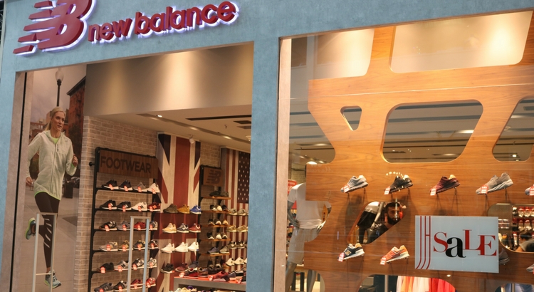 New Balance dispõe de vários calçados em oferta para volta às aulas