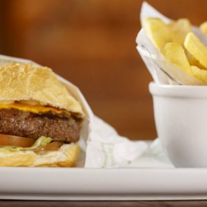 Você já experimentou o Cheeseburger Madero?