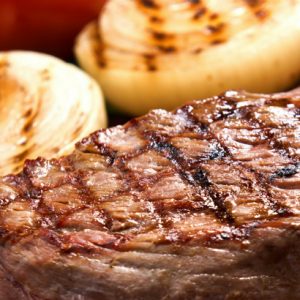 Mais de 20 tipos de carne no Sal e Brasa Grill Express