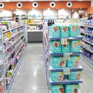 Farmácia Santa Maria reúne mix de produtos e remédios