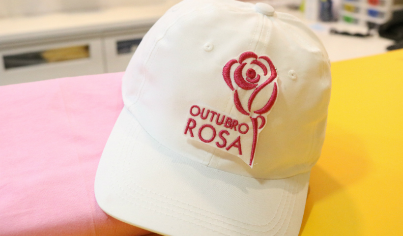 Outubro Rosa é destaque nas vitrines do RioMar