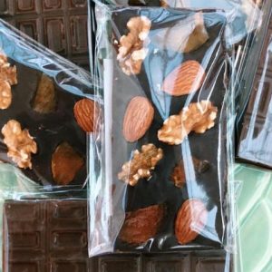 Anna Corina apresenta suas novas delícias: barrinhas de chocolate