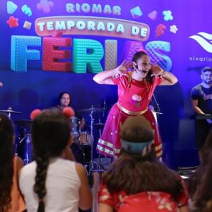 Ilana Ventura contagia de alegria a criançada no RioMar