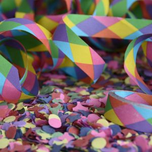 Confetes e Serpentinas para colorir ainda mais o Carnaval