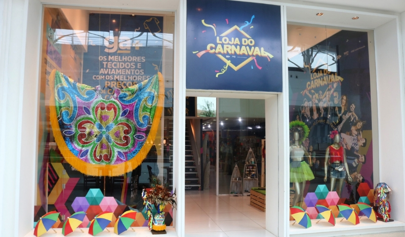 Loja do Carnaval inaugura no RioMar e traz o colorido à folia