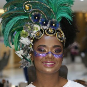 Vídeo: Make para arrasar no Carnaval