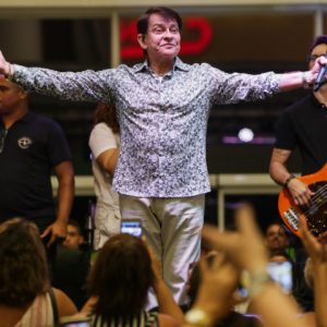 RioMar traz show de Adilson Ramos gratuito no mês dos Pais