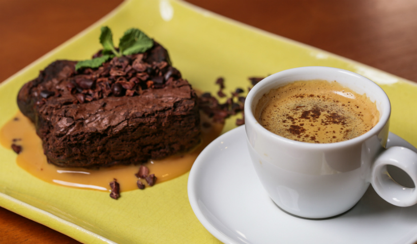 No EQ Cozinha Equilibrada, café especial com chocolate