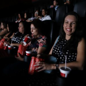 RioMar Entre Mães oferece sessão de cinema para as colaboradoras
