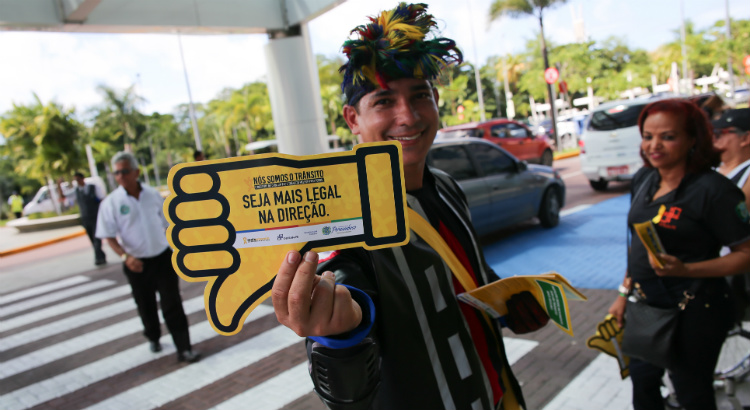 RioMar Recife recebe campanha Maio Amarelo