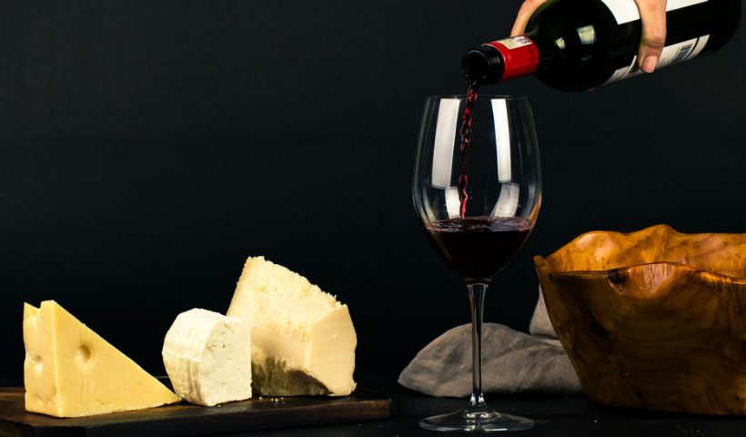 Como harmonizar queijos com vinhos