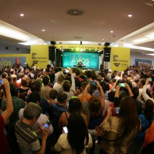 Guilherme Arantes encanta os fãs no “Dia dos Avós RioMar”