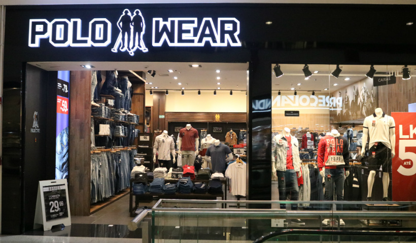 Jeans e camisas polo são destaque na Polo Wear