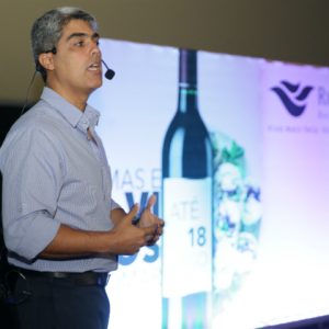 Aromas e Vinhos RioMar: Rafael Puyau dá aula sobre a bebida