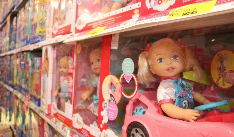 Dia das Crianças: bonecas que falam fascinam os pequenos