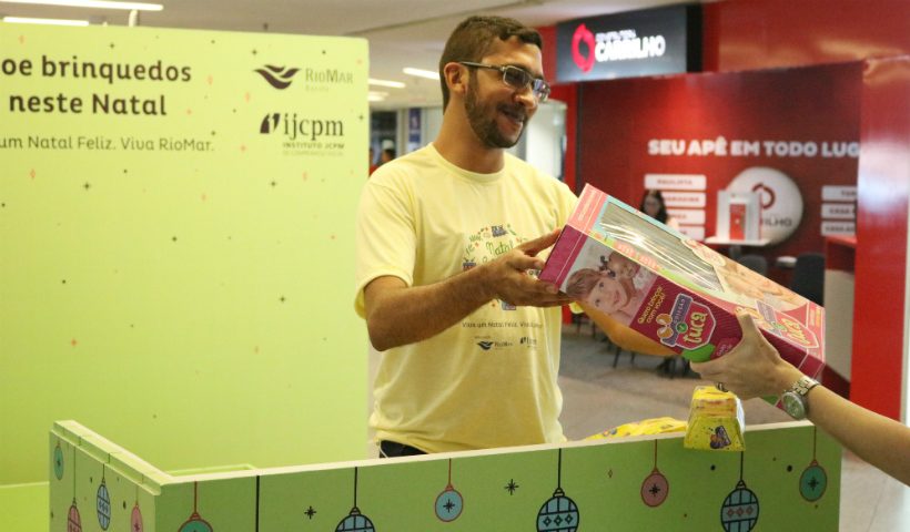 Natal Solidário RioMar recebe doações de brinquedos