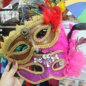 Máscaras para colorir o rosto no Carnaval