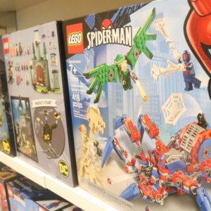 Loja Lego anima as férias com os brinquedos montáveis