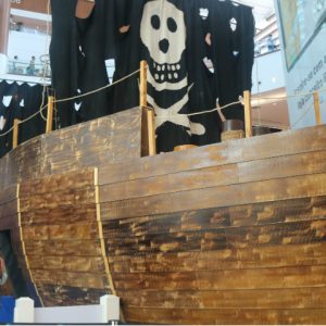 Navio Pirata enche de mistério e diversão as férias no RioMar