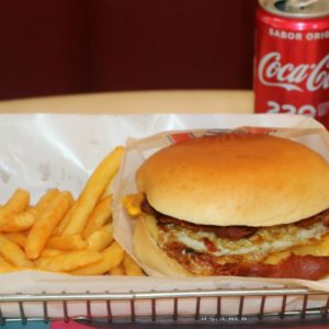 Para os fãs de hambúrguer, The Fifties reabre no RioMar