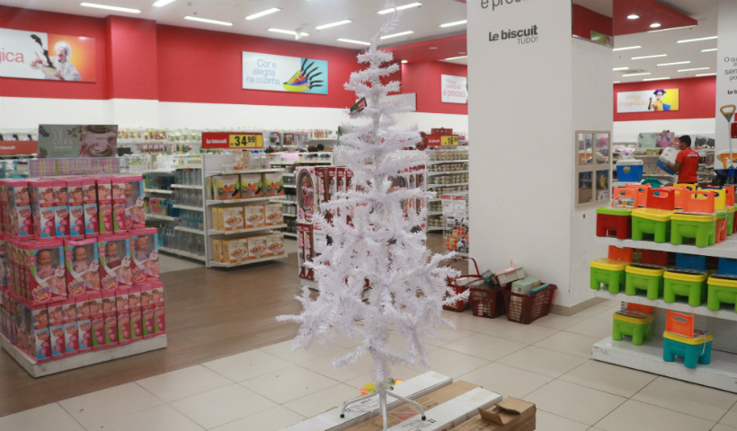 Árvores de Natal já se destacam nas vitrines do RioMar | RioMar Recife