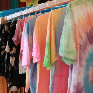 Tie Dye: compre os itens e faça você mesmo