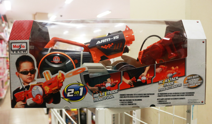Tudo Dez  A maior loja de preço único do Brasil - Bonecas, Bonecos e  Pelúcia - Brinquedo Arma Metralhadora 62cm
