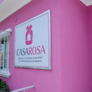No mês da mulher, ONG CasaRosa recebe doações no RioMar Online