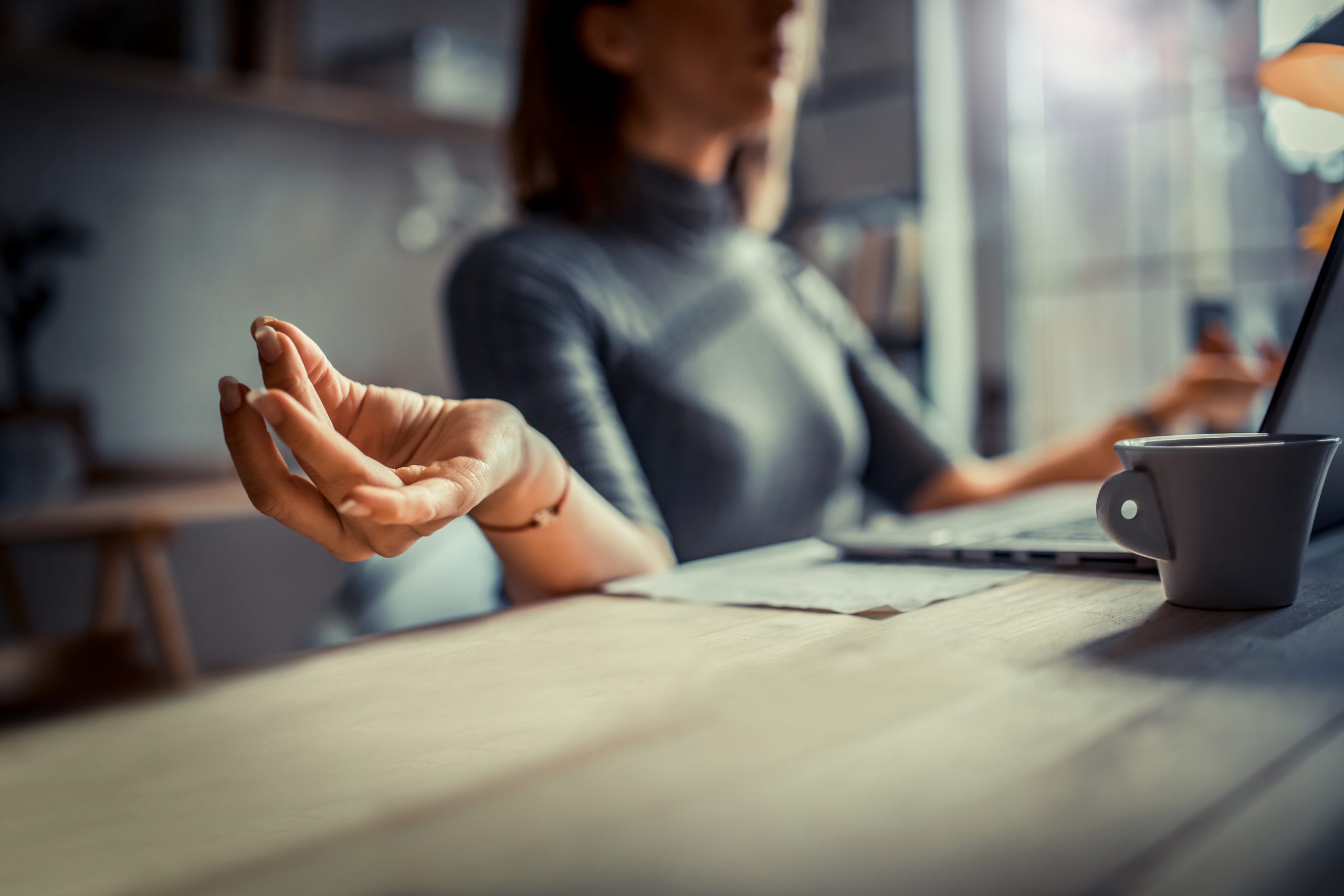 Home office: faça uma pausa consciente através da meditação | RioMar Recife