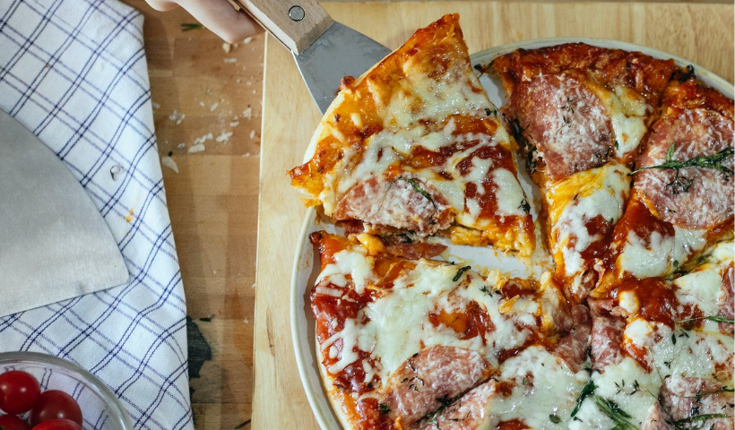 Pedra para pizza: o segredo para servir e turbinar o sabor