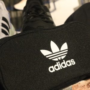 Best Friday: Adidas Originals com até 50% de desconto