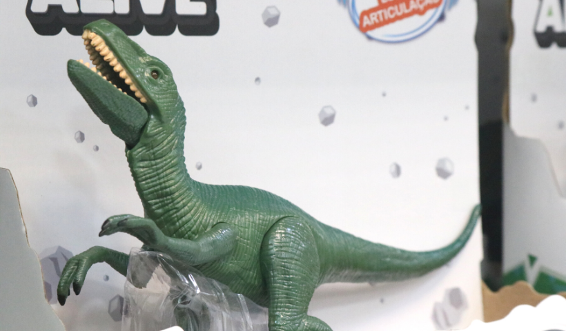 Dinossauros de brinquedos te preparam para o Mundo Jurássico