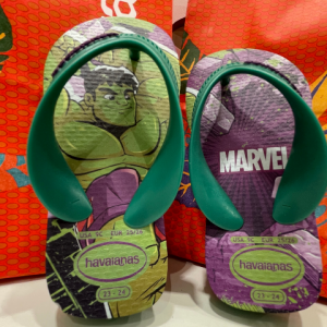 Marvel Kids com mochilas e chinelos temáticos no RioMar Online