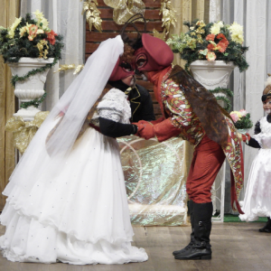 Vem curtir a peça “O Casamento de Dona Baratinha” no RioMar