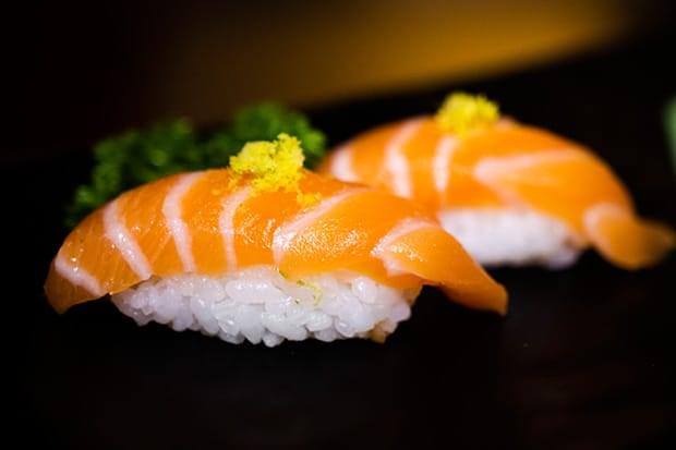 O yakisoba mais delicioso está aqui! Visite uma de nossas casas e  experimente esse prato que deixa todo mundo apaixonado. 😍 O melhor sushi  da cidade! 🍣, By Rei do Sushi