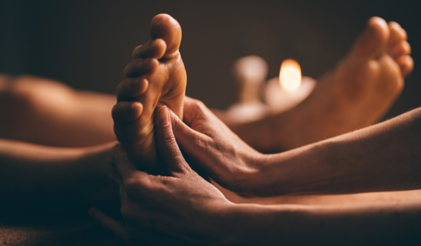 Dia dos Namorados: 5 itens de massagem para relaxar em casa