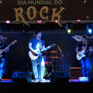 Show da Banda Papaninfa marca o Dia do Rock no RioMar