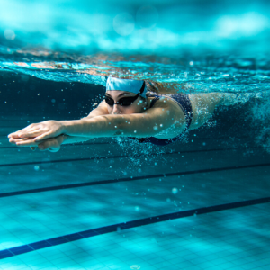 Conheça os benefícios da piscina aquecida da Cia Athletica