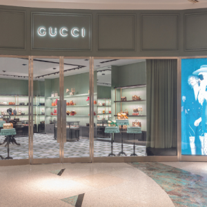 Gucci inaugura sua loja no RioMar reformada e cheia de elegância