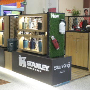 Novo quiosque com produtos Stanley é inaugurado no RioMar