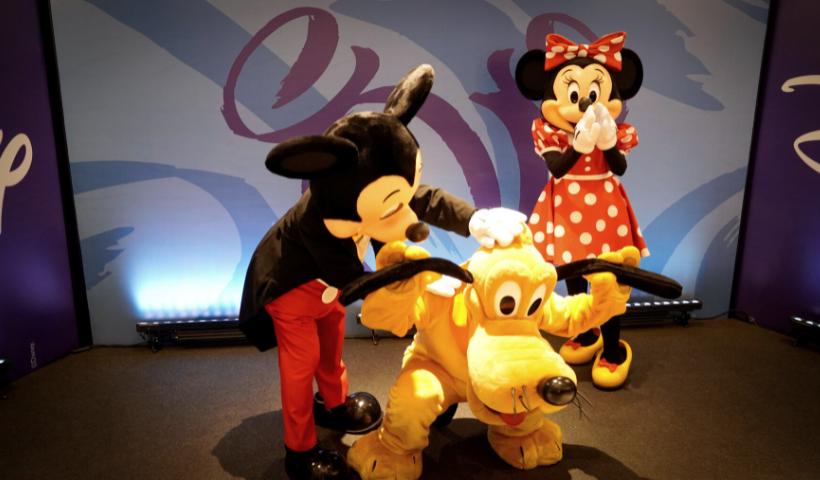 Mickey, Minnie e Pluto oficiais da Disney marcam presença no RioMar