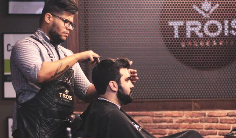 Trois Barbearia tem serviços de cabelo e barba no RioMar Online